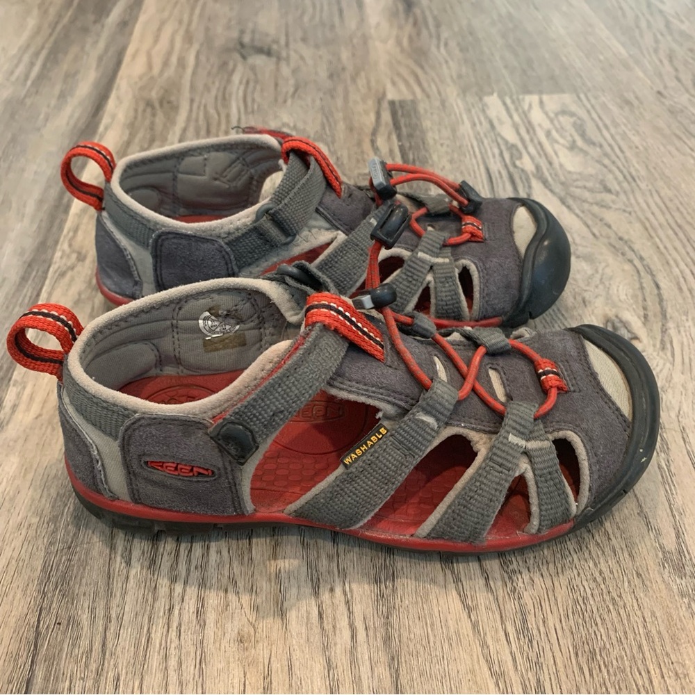 Keen Grey Newport H2 Sandals Boys 13 / EU 31 adjustable Unisex beach